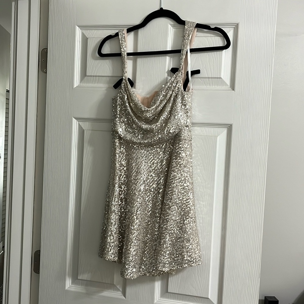 Perfect sparkle party dress! Only worn twice